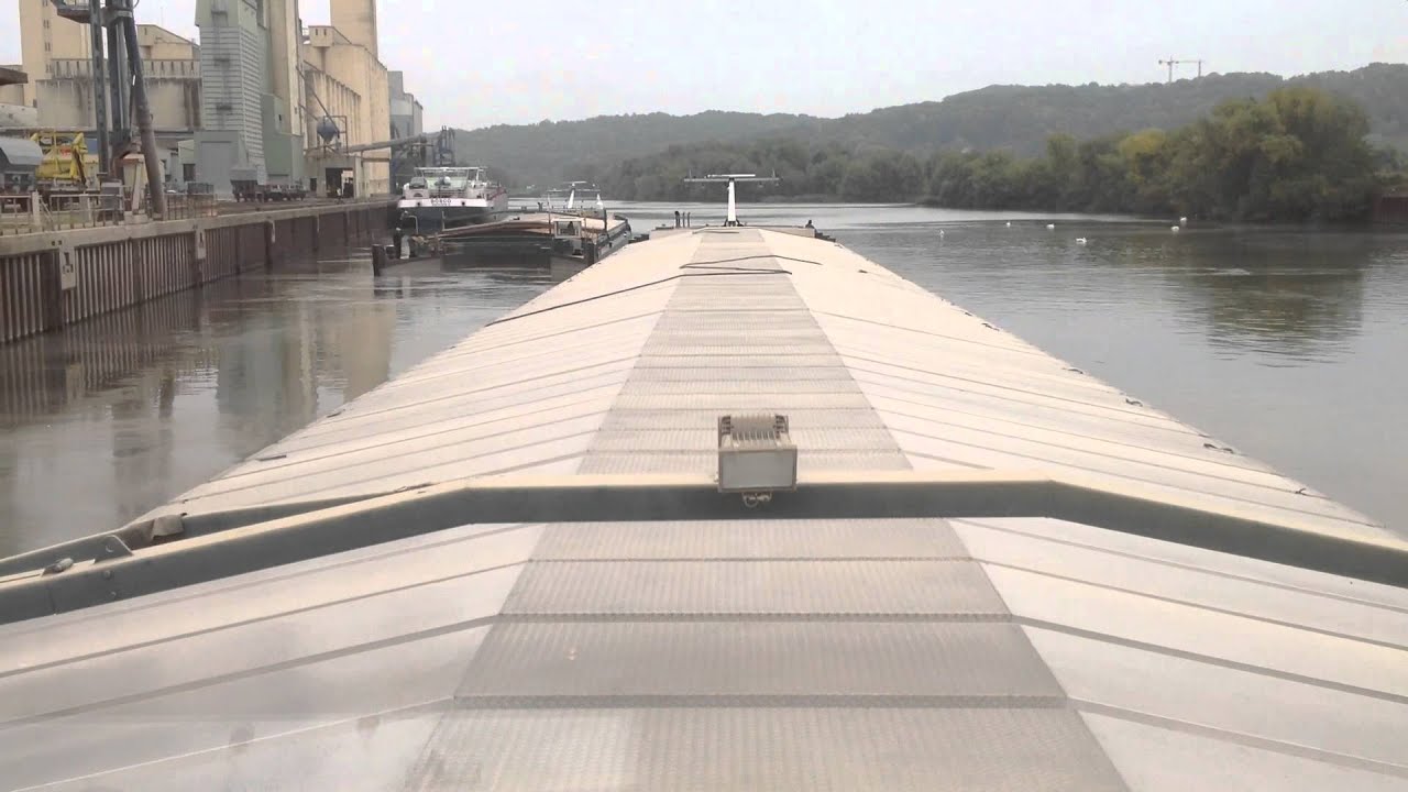 TIME LAPSE inland vessel charging @ Metz