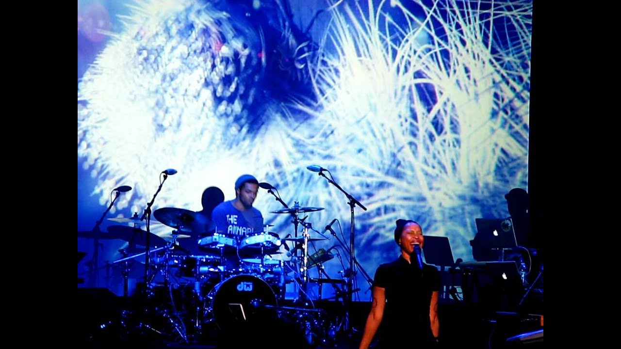 THAT HUMP - ERYKAH BADU LIVE AT THE WILTERN