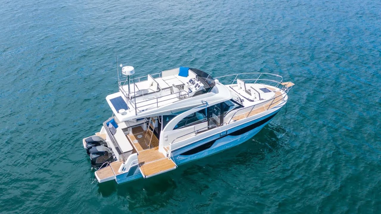 2023 Beneteau Antares 11 Flybridge outboard powerboat for sale video walkthrough review Ian Van Tuyl