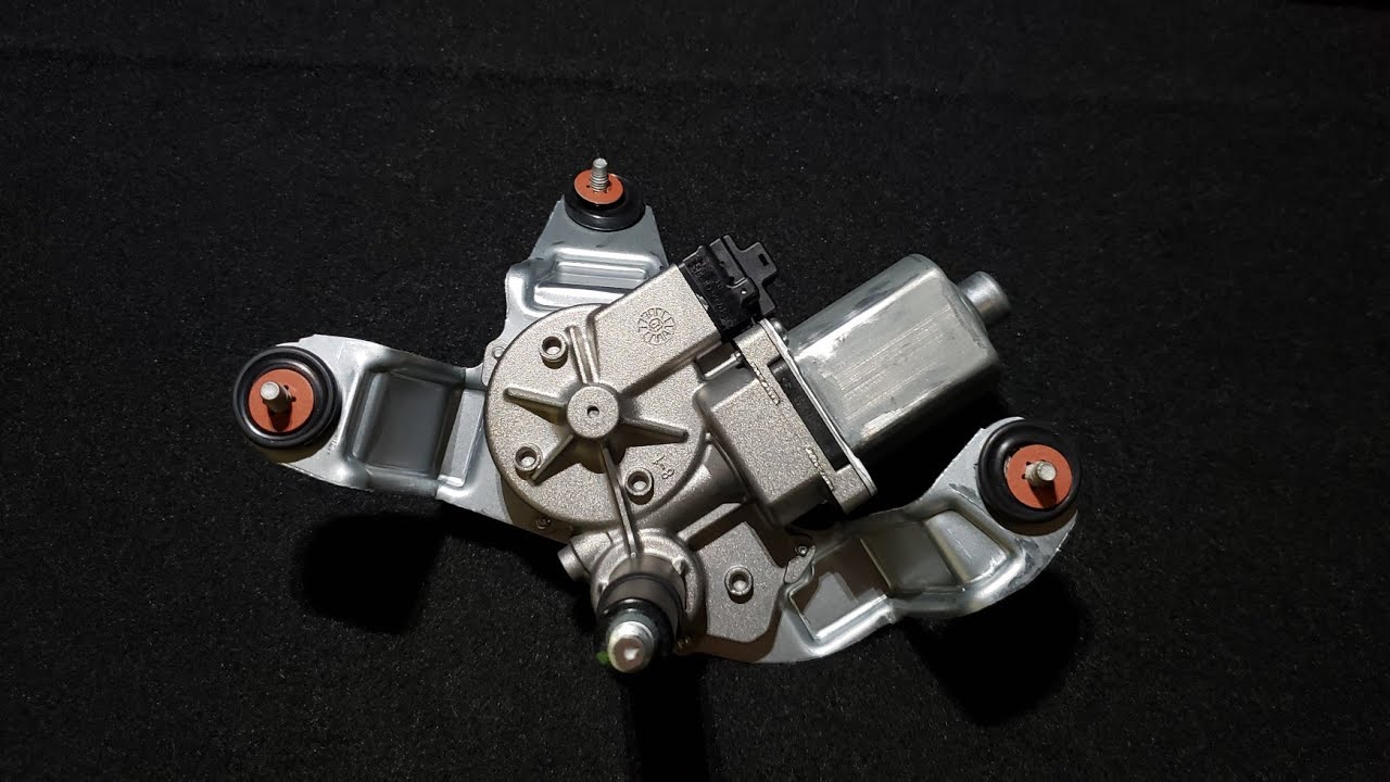 Rear wiper motor replacement on a Chevrolet equinox (part 1)
