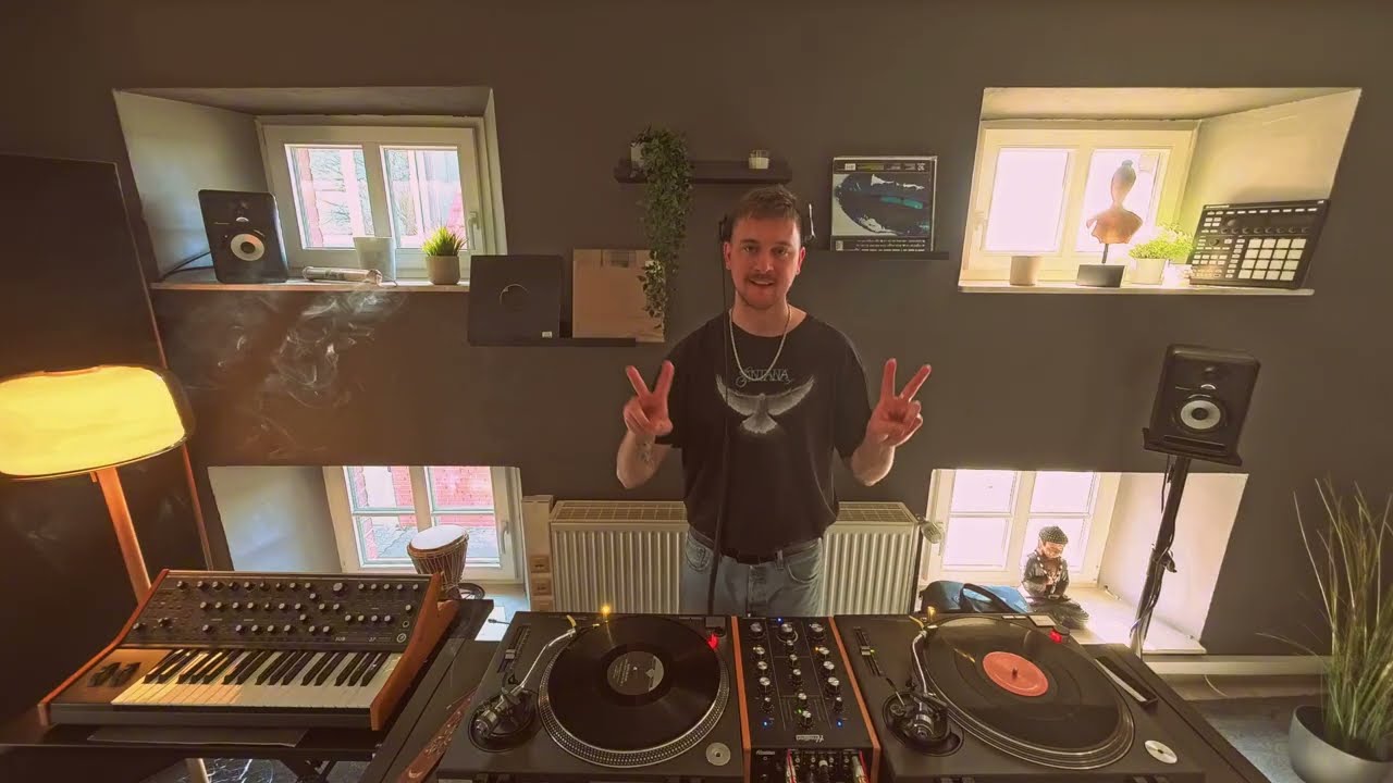 Vinyl Hours by Master.K - Deep House & Techno Vinyl Set | Electronic Dj Mix 2026
