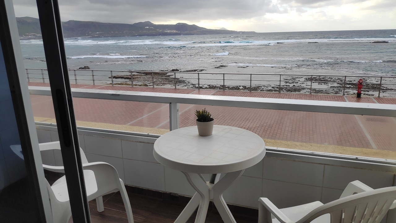 Paseo Las Canteras Sunshine und Sunset from the Balcony