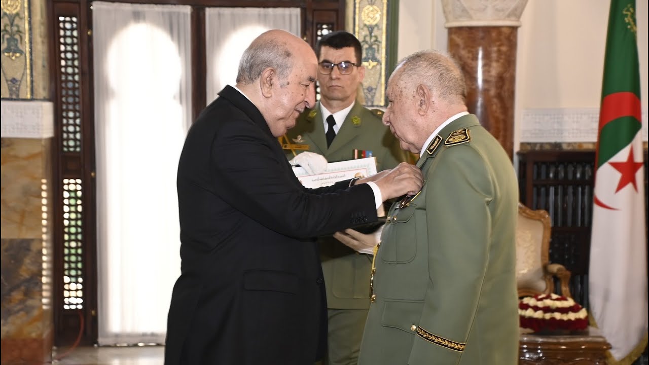 مراسم حفل إسداء الأوسمة في إطار الاحتفالات المخلدة للذكرى الـ71 لاندلاع ثورة أول نوفمبر 1954 المجيدة