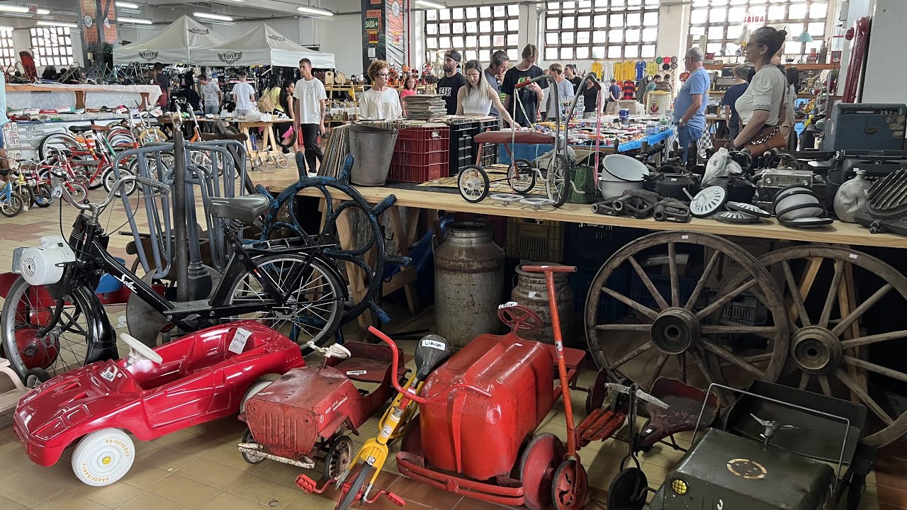 FEIRA DE ANTIGUIDADES e MERCADO DE PULGAS DE BRUSQUE EM SANTA CATARINA