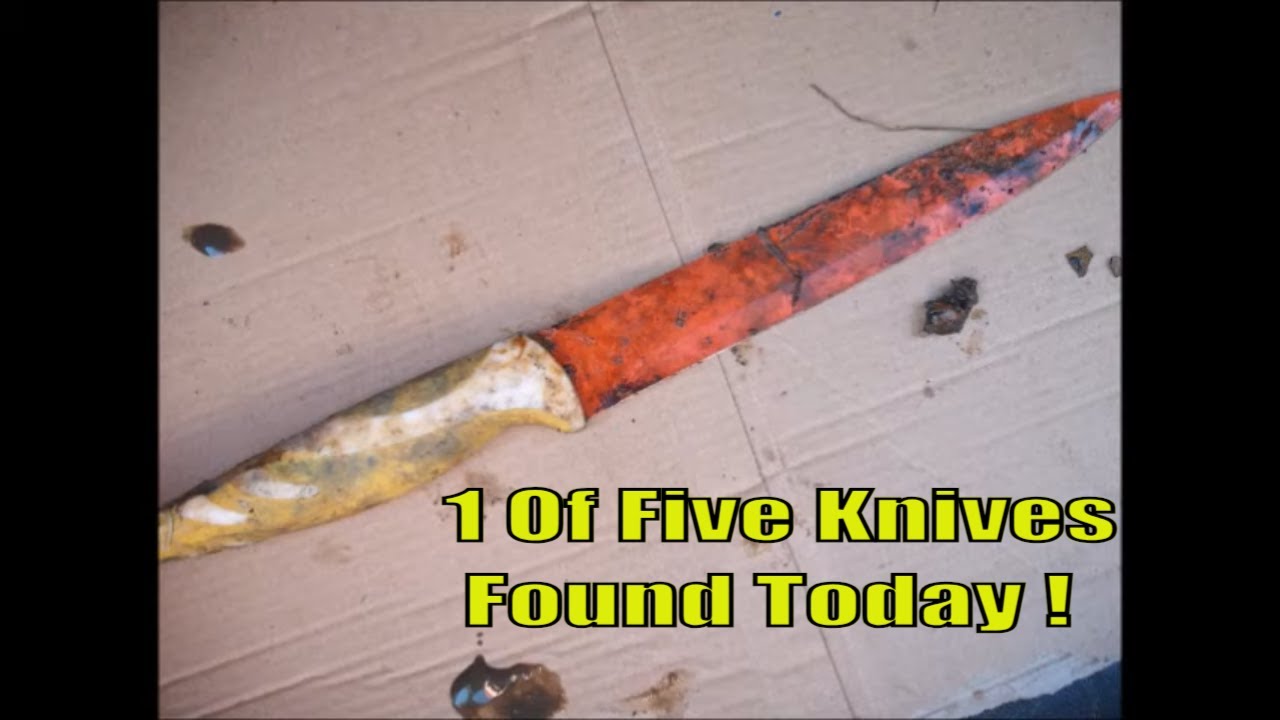5 KNIVES Found InThe River Lea Today. magnet fishing