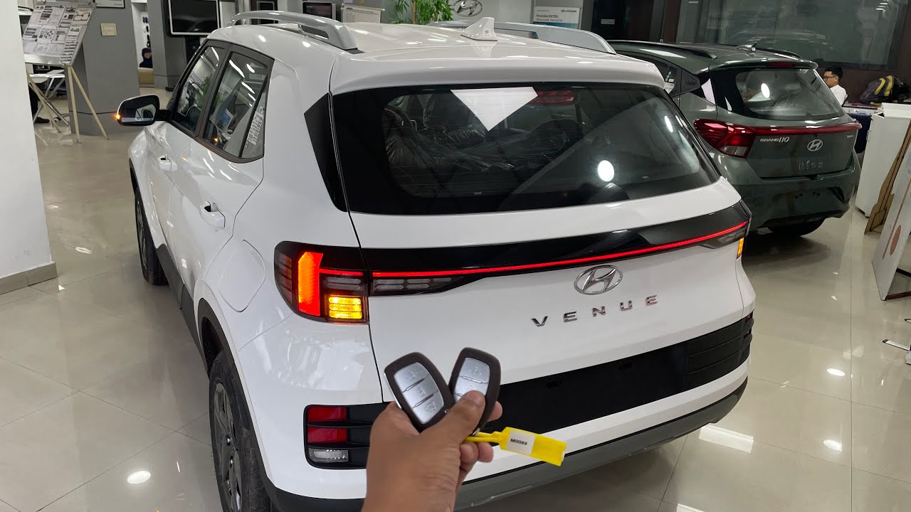 New Hyundai Venue s optional On-Road Price 2025 Venue S Optional Mileage Details & Reviews 