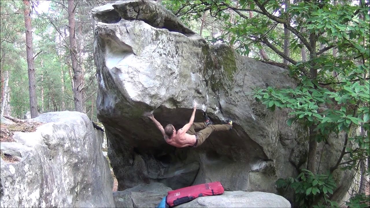 Fontainebleau - Roche au Oiseaux - Ça Tend à Gauche 7C