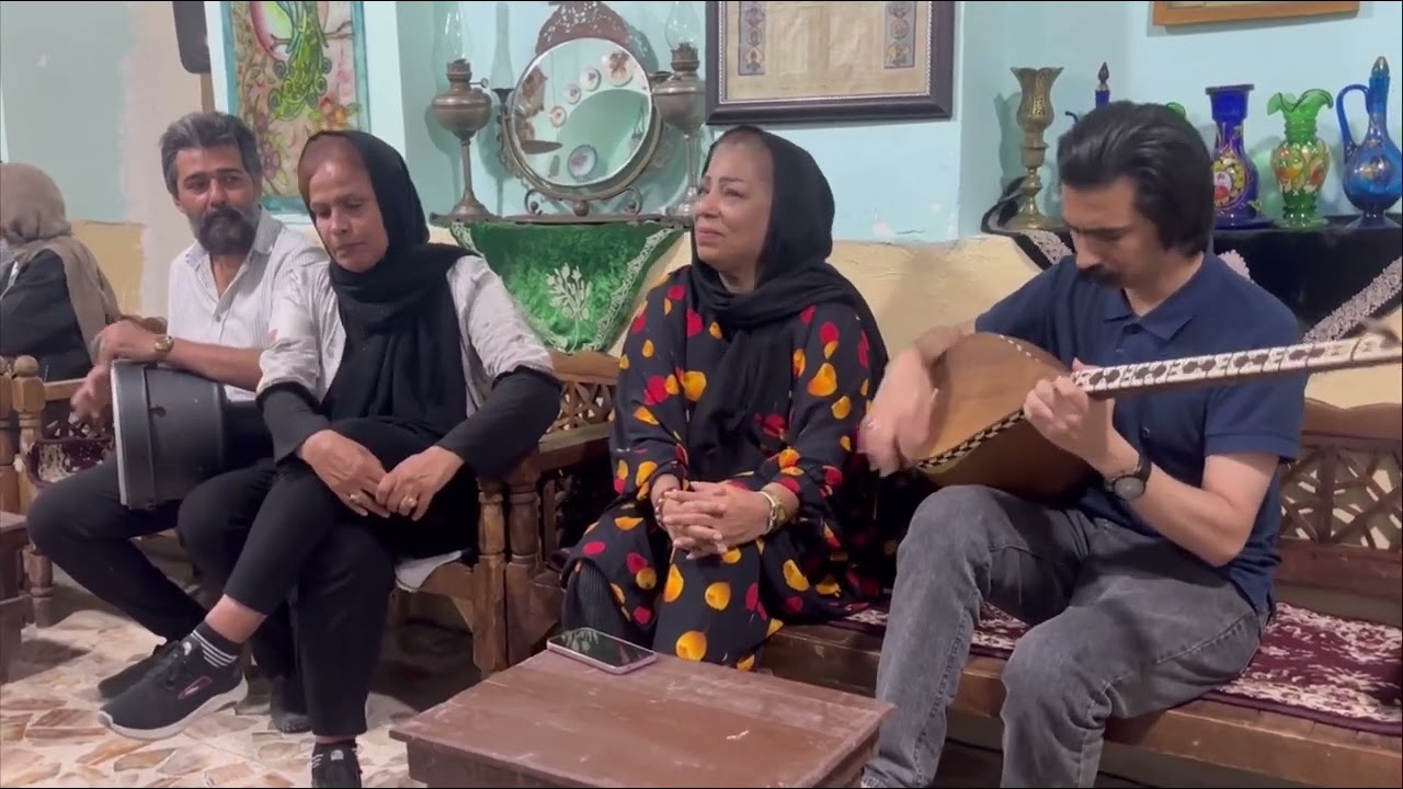 ماهرخ بانو - خیام خوانی بوشهری با دوتار محسن کریمی Khorasan music dotar