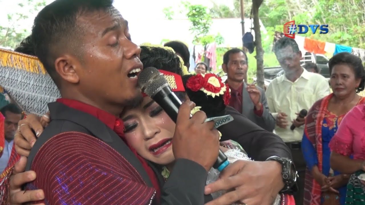 Pengantinya Menangis, Kakaknya Menyanyikan Lagu Untuk Adiknya  " TRESNO & RISTA " Bikin Baper...