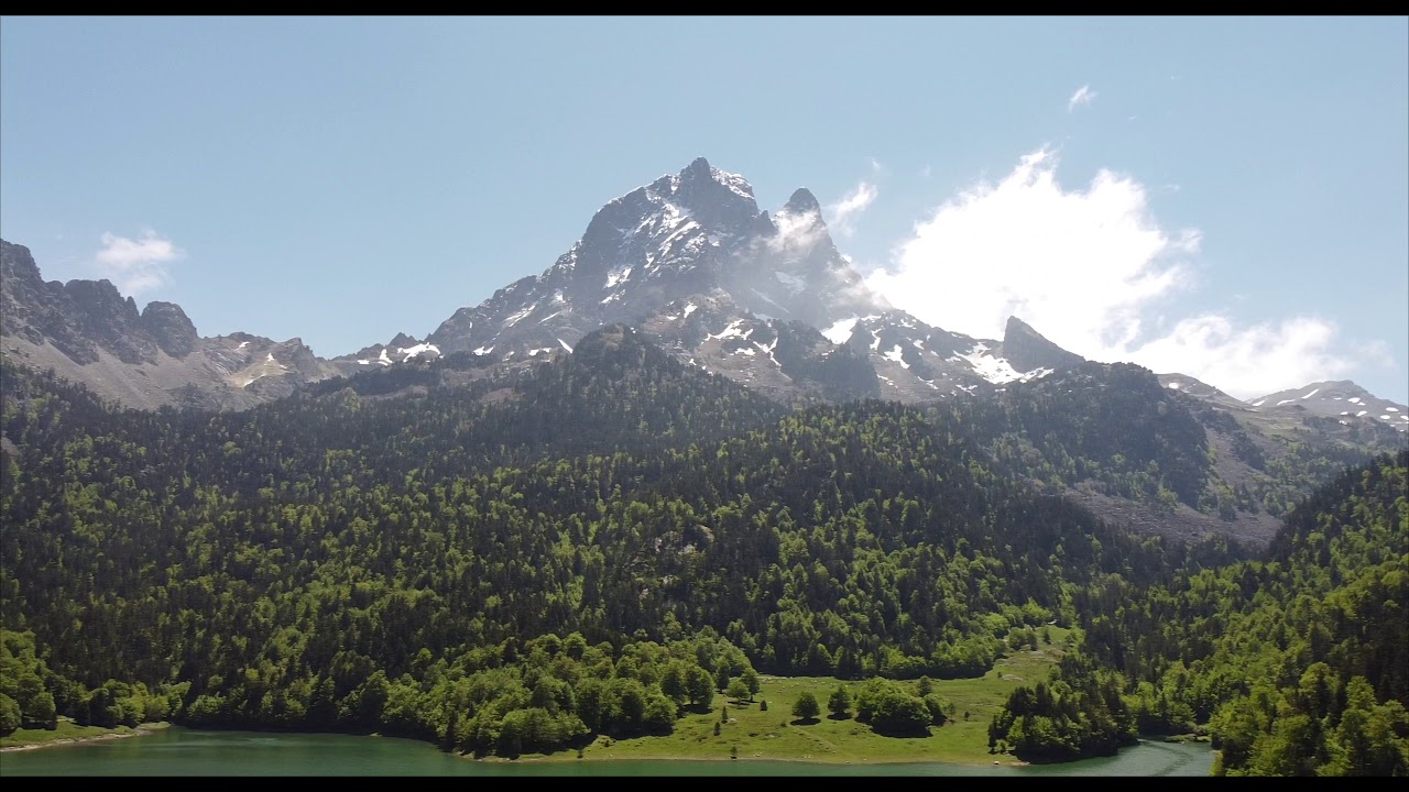 Lac de Bious et Pic du Midi d'Ossau