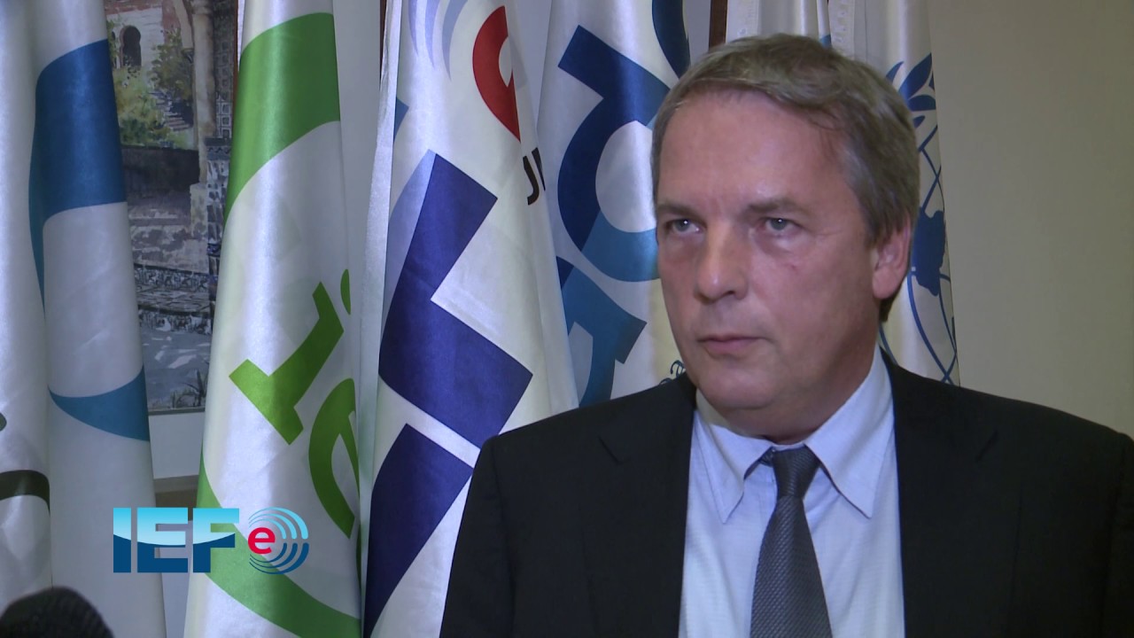 Christof R&uuml;hl - Interview