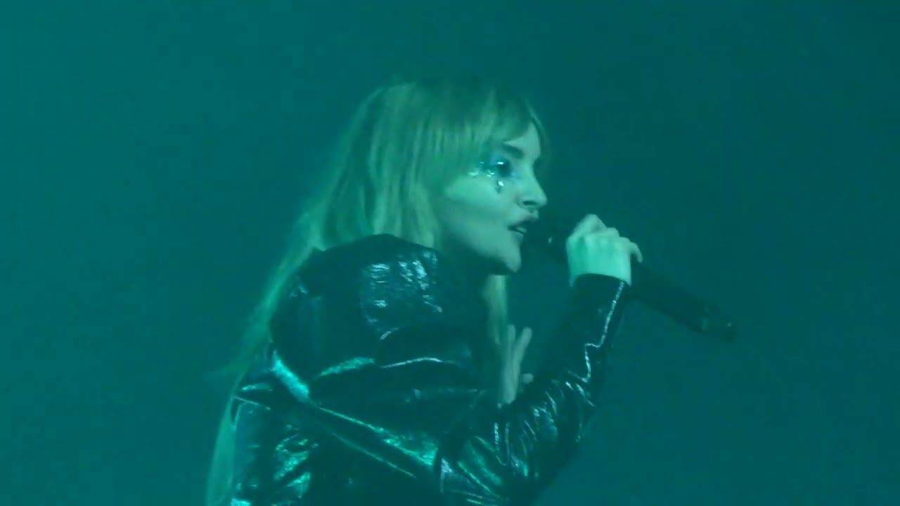 Chvrches - How Not To Drown - live O2 Academy Edinburgh 14th March 2022