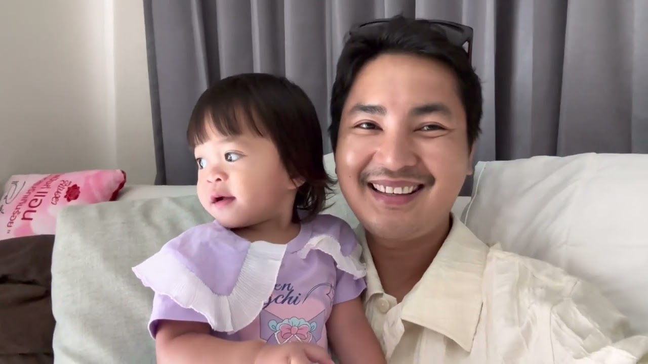 มัมแอนถึงขอนแก่นแล้วนางแบบน้องเพชรน้องพลอยกำลังหลับเก็บพลัง