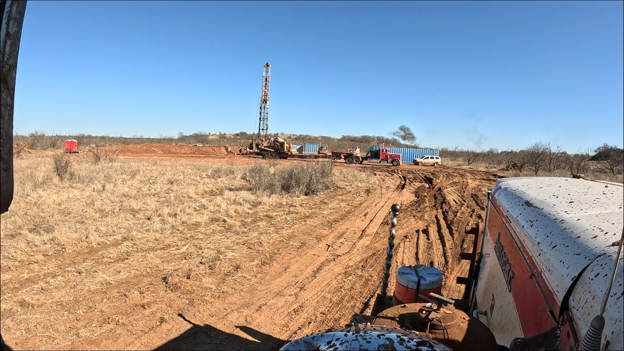 Rig move and an oilfield bottle jack