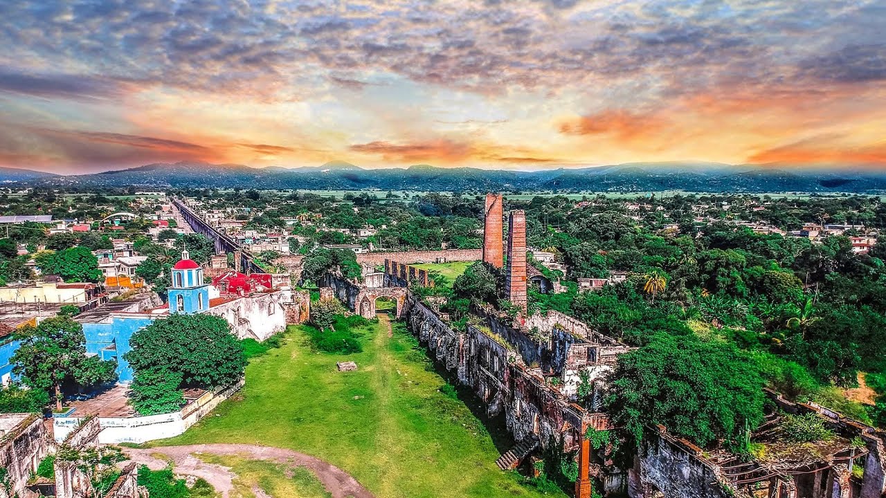 Hacienda de San Nicolás Tolentino, Izúcar de Matamoros, Puebla.    «Recuerdos entre las ruinas».