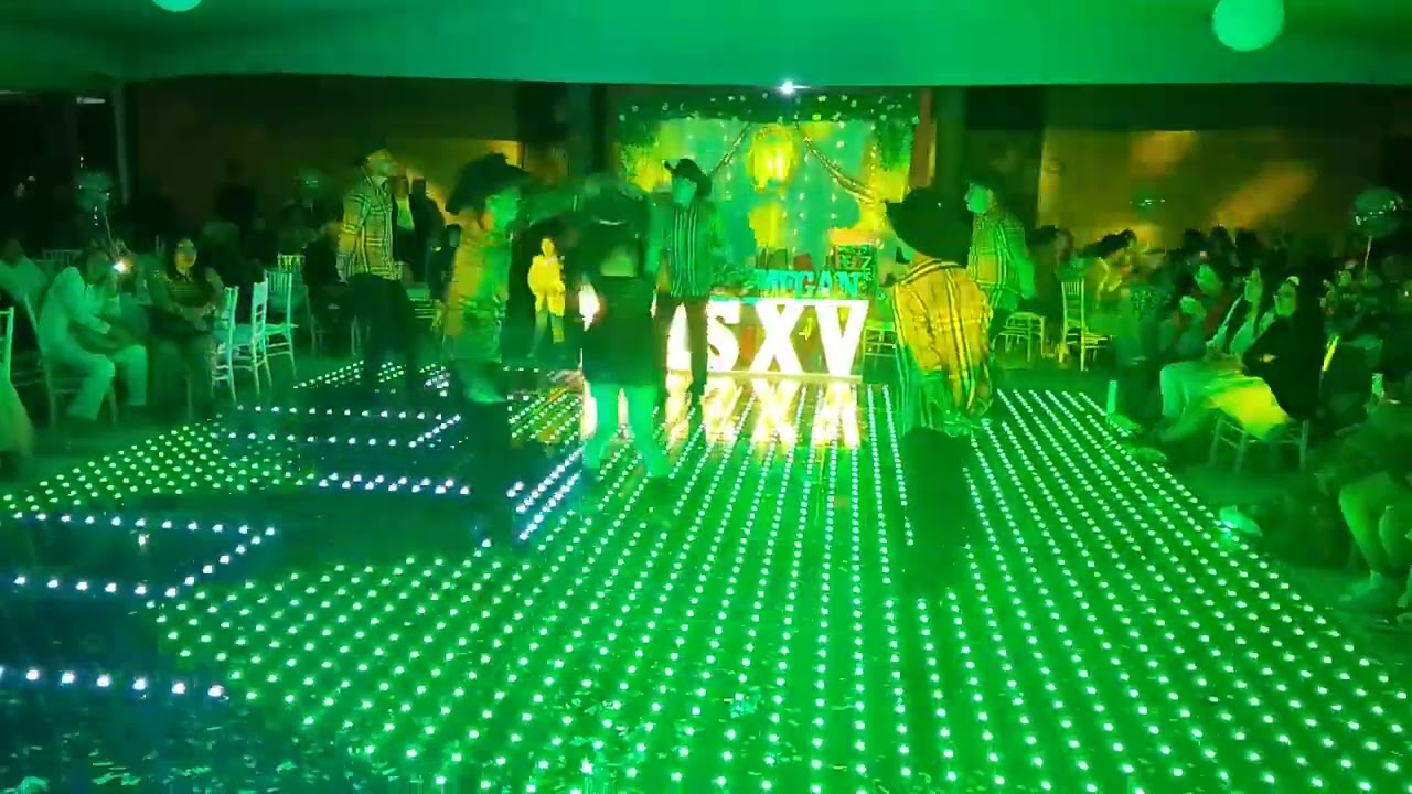 Xv Megan ĥuapango y quebradita