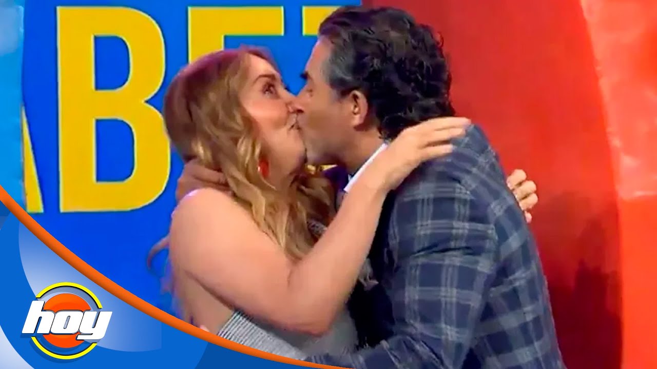 Raúl Araiza y Andrea Legarreta hacen las paces con un beso | Échate de cabeza | Hoy