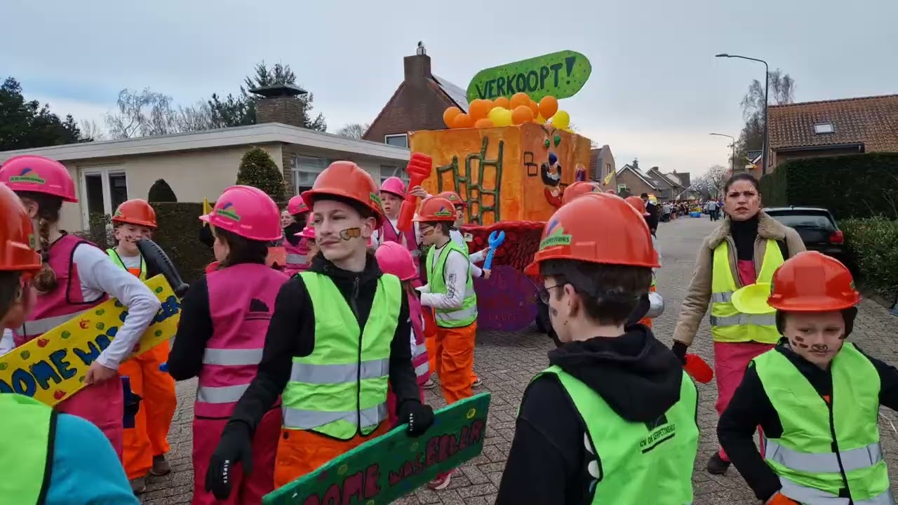 @ Carnaval Waspik optocht Maoneblusserslaand 2026 met motto 't Is goed es ge 't saome doet