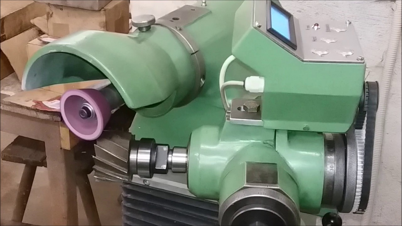 Drallschleifen von Fräsern mit einem elektronischen Antrieb