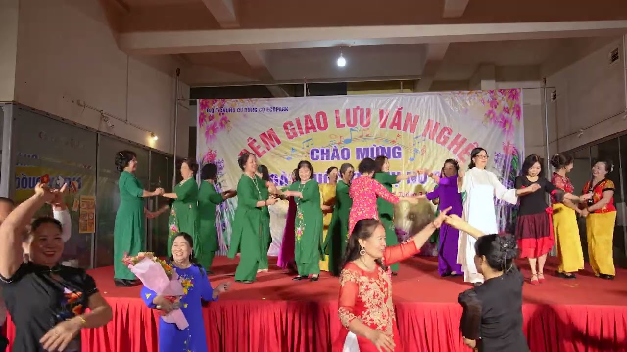 Nối vòng tay lớn // Tất cả các câu lạc bộ
