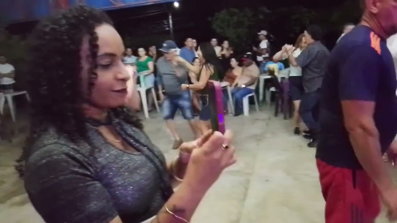 Forró na rodoviária de Santa Quitéria ceará com Luizinho tô chegando e Haroldo do vandeirão.