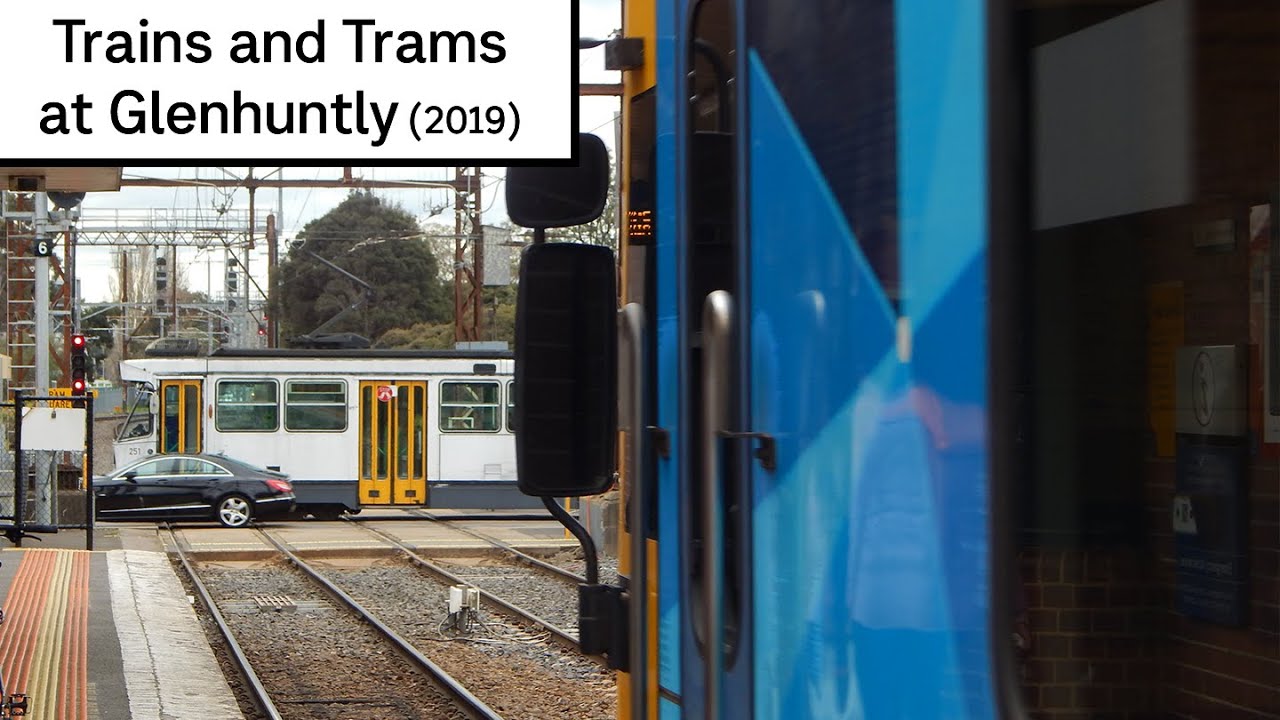 Trains and Trams at Glenhuntly