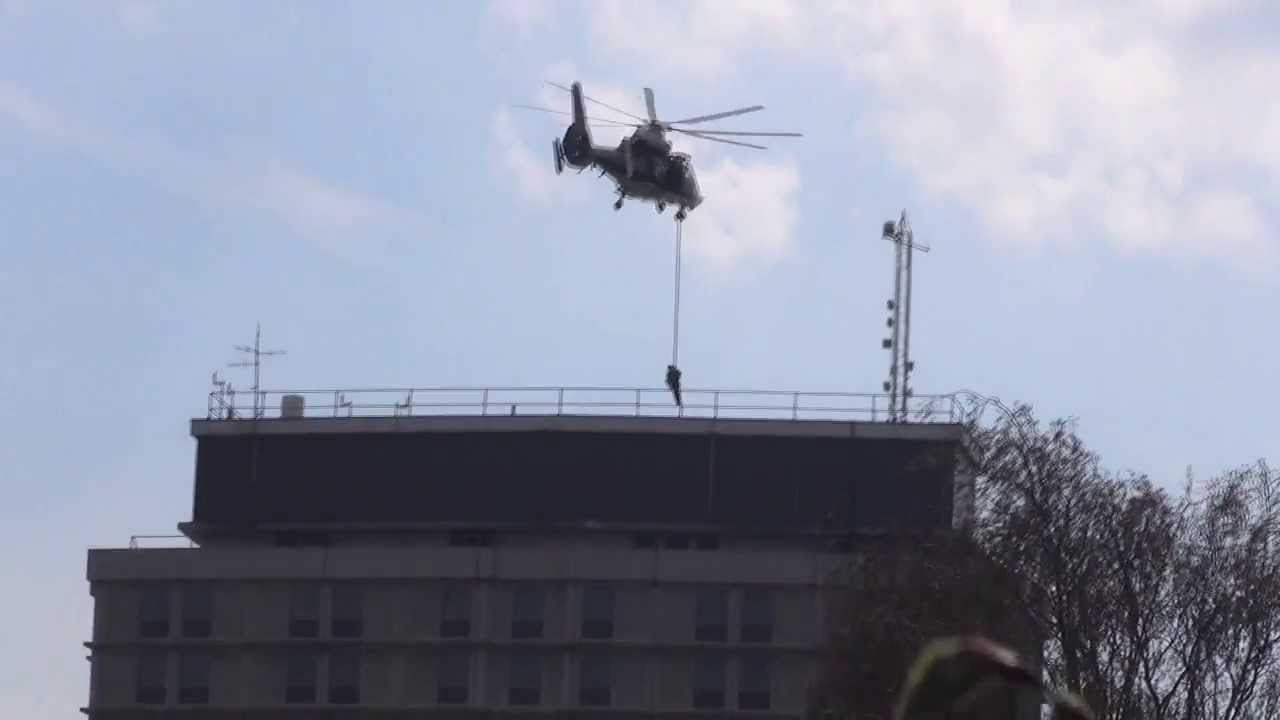 Helicopter Training Exercise at Metropolitan Police Peel Centre on 25-04-2013