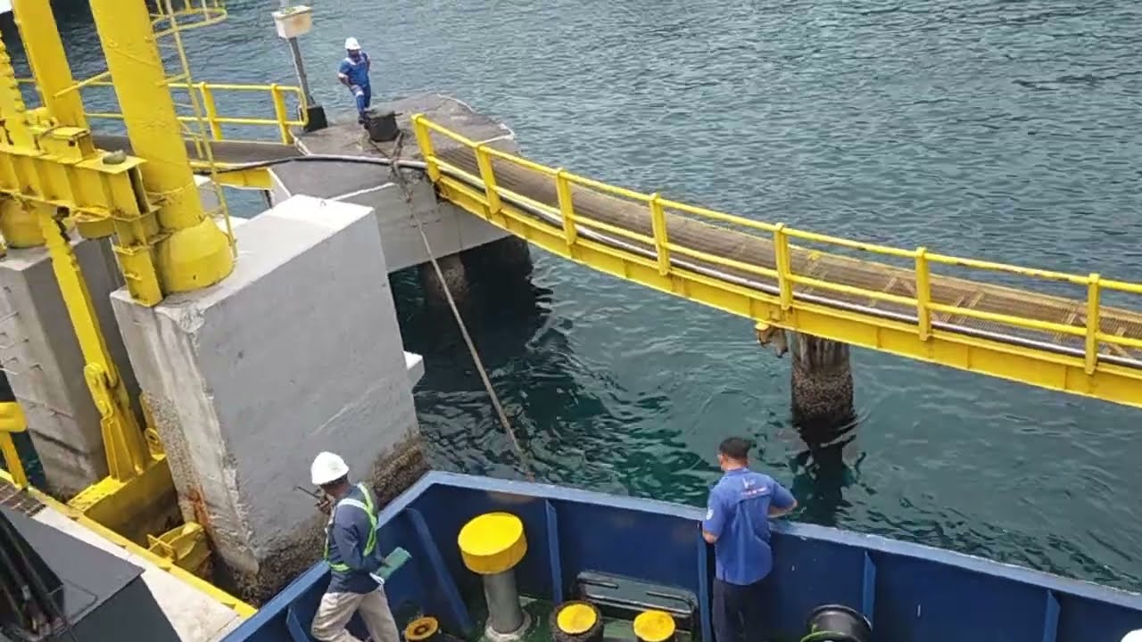 KEBERANGKATAN KAPAL FERY TERNATE MENUJU BABANG BACAN HALMAHERA SELATAN 