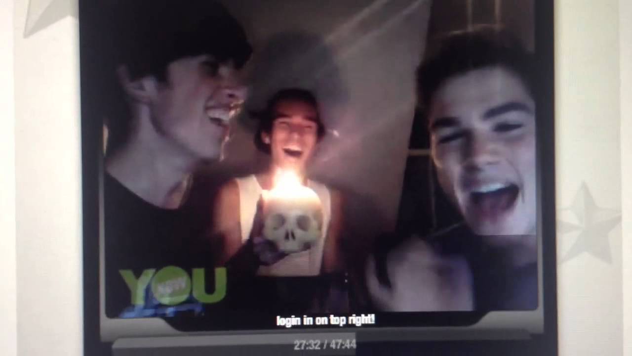 Jack Harries & Sam Pepper kissing on YouNow