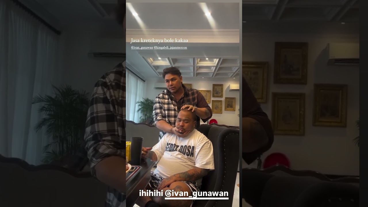 Surprise dari kak ivan Gunawan buat king abdi.. sebuah kecupan manja 