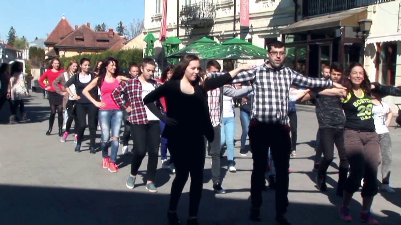 Sirtaki / Zorba's dance flashmob (Târgovişte, România - 2017)