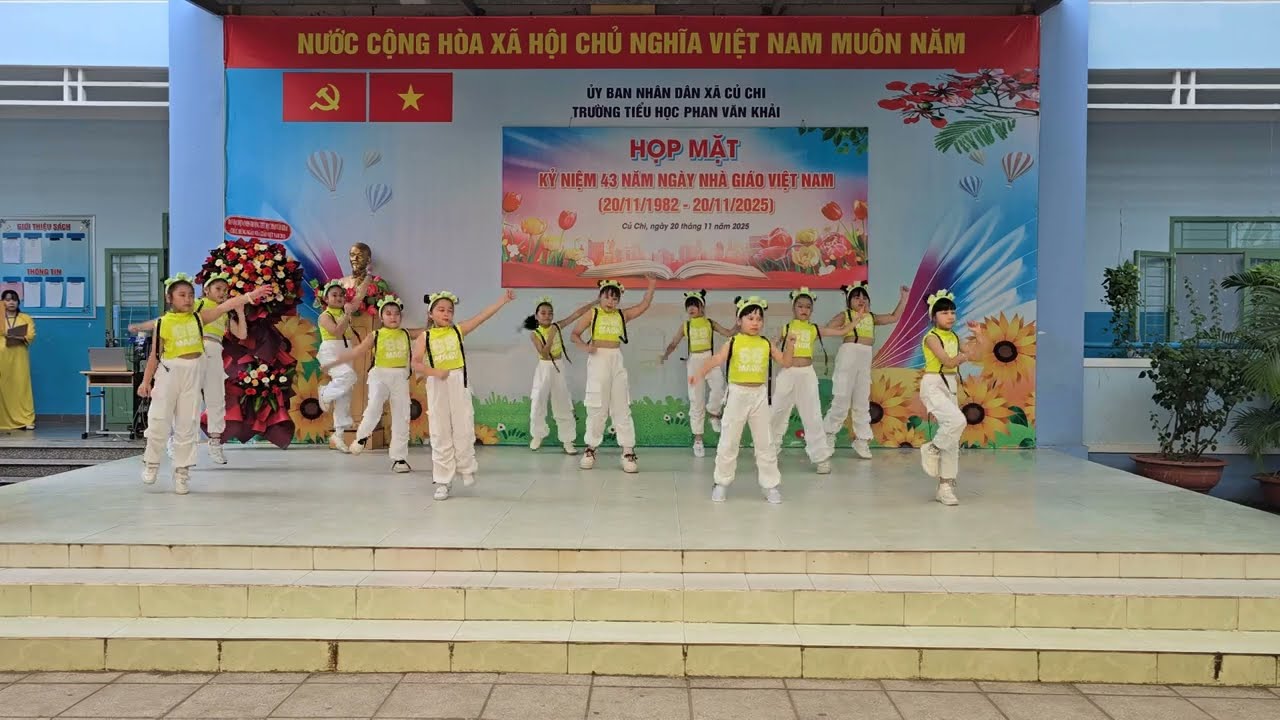 Múa con ếch (20 11 2025)
