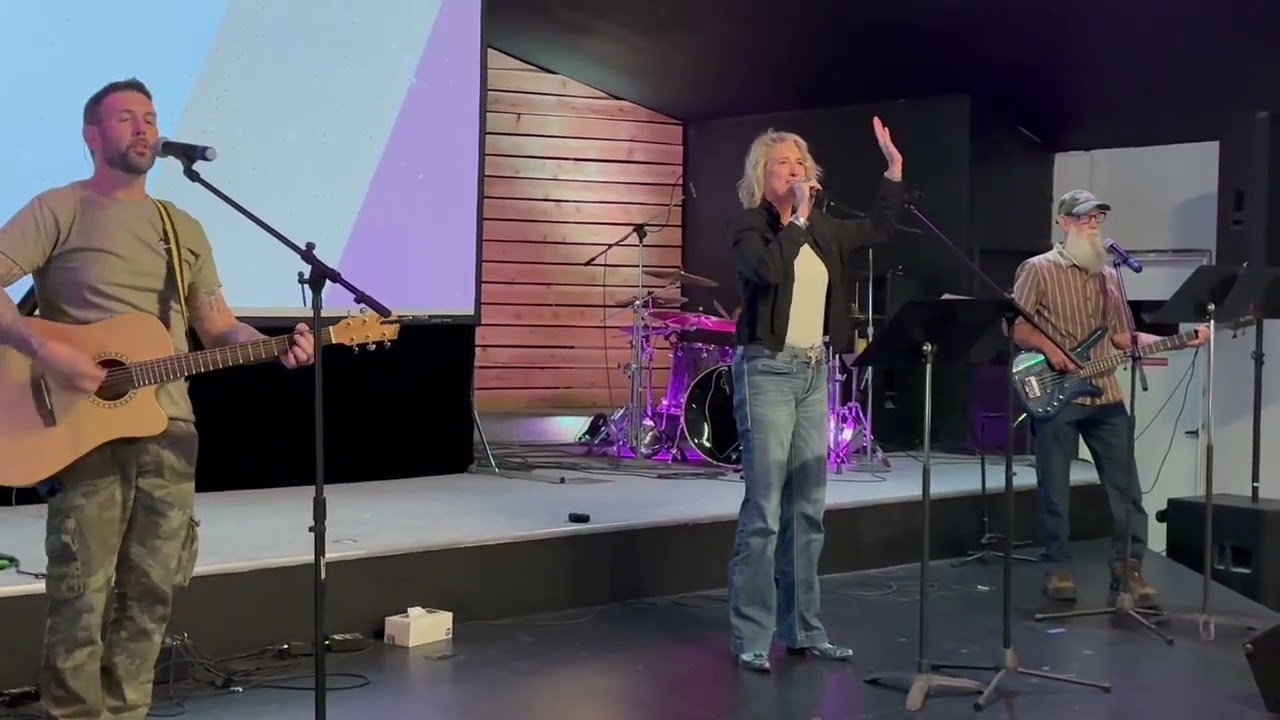 Praising God at Grace Church