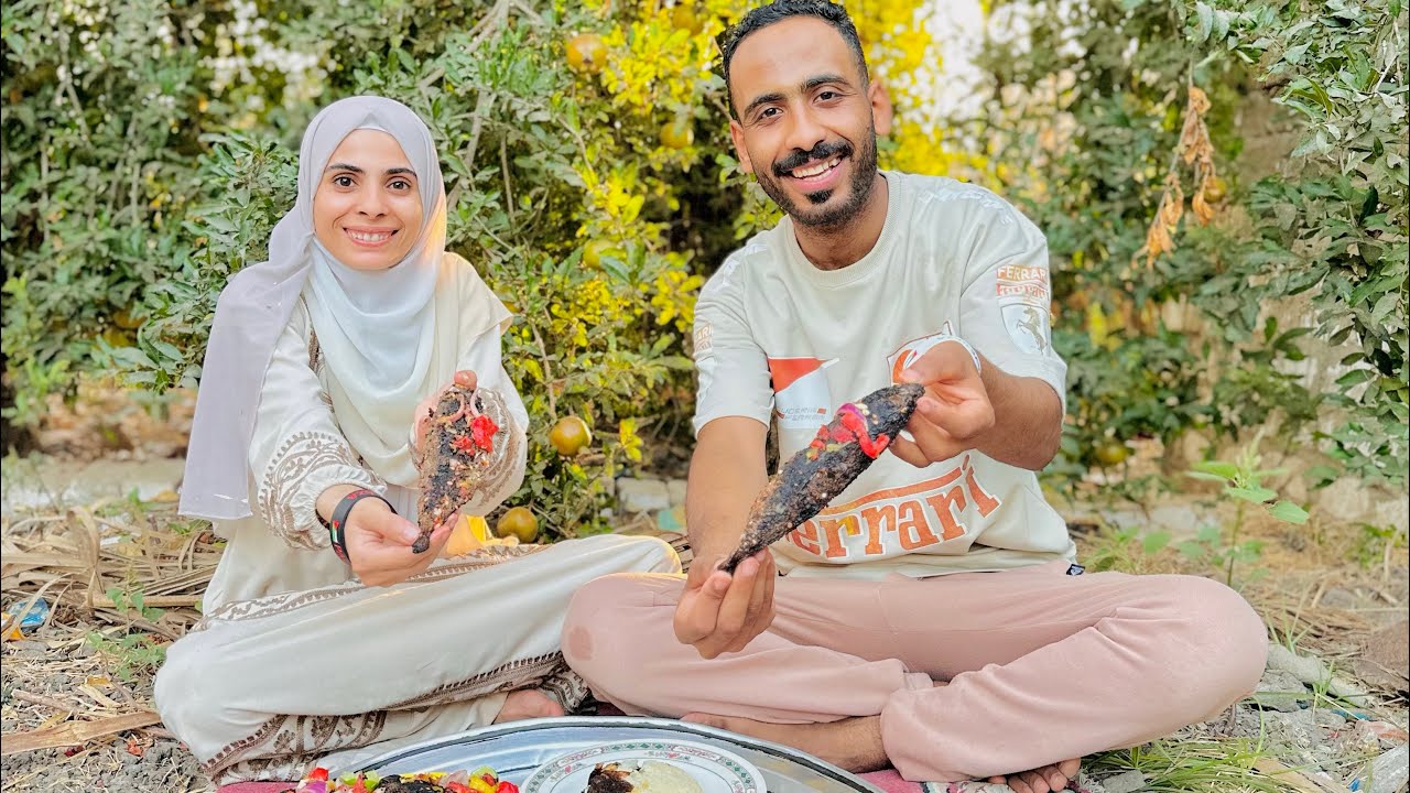 ندا كانت تعبانة 😰فساعدتها وشوينا سمك شخورة 🎣مع أرز معمر🌾في الفرن الطين 😋🍙