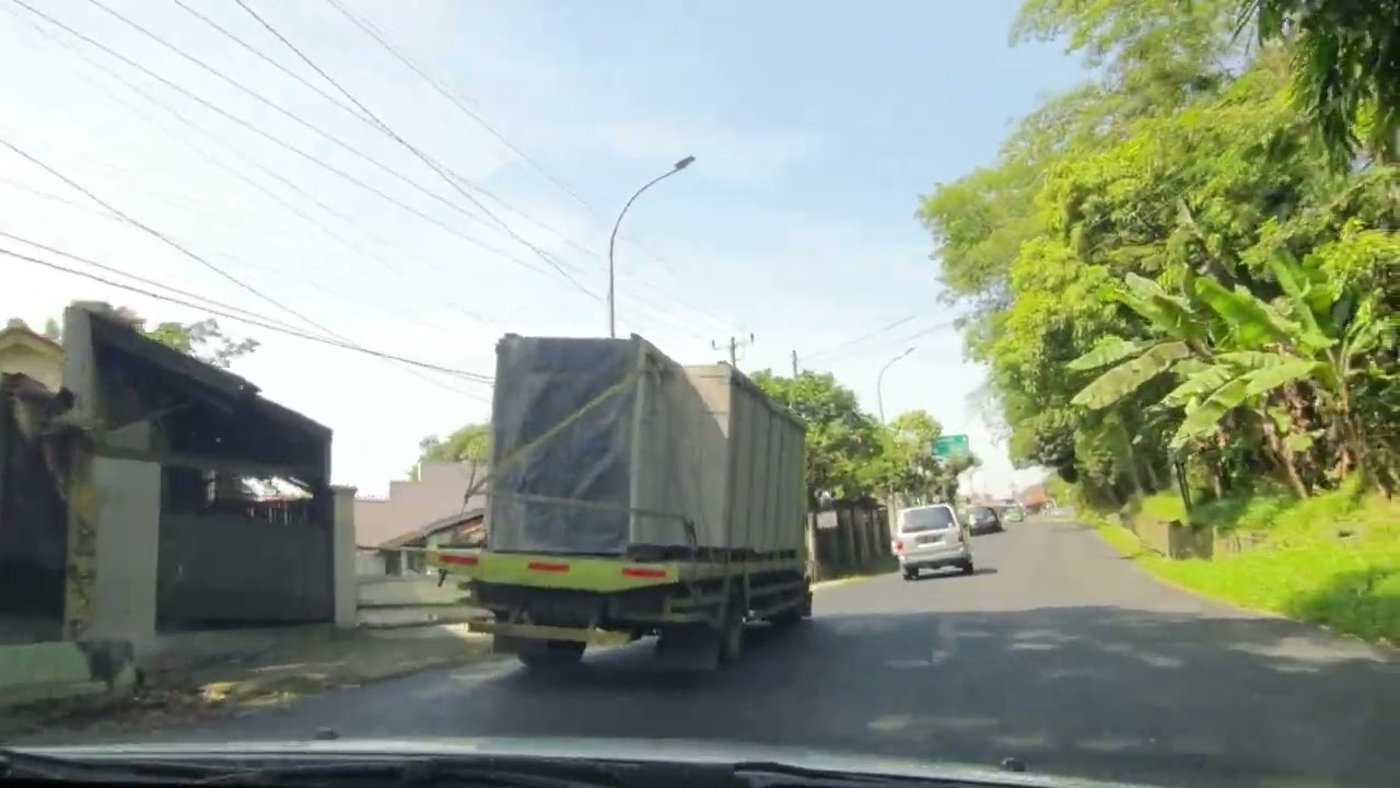 Jalan Raya Cijambe. Kelurahan Cijambe, Kecamatan Cijambe, Subang.