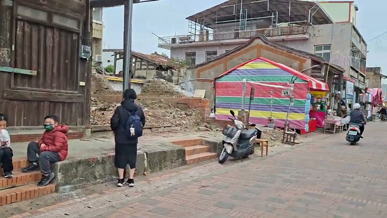 Cảnh chợ đồ ắn ngày  tết chủ nhật 