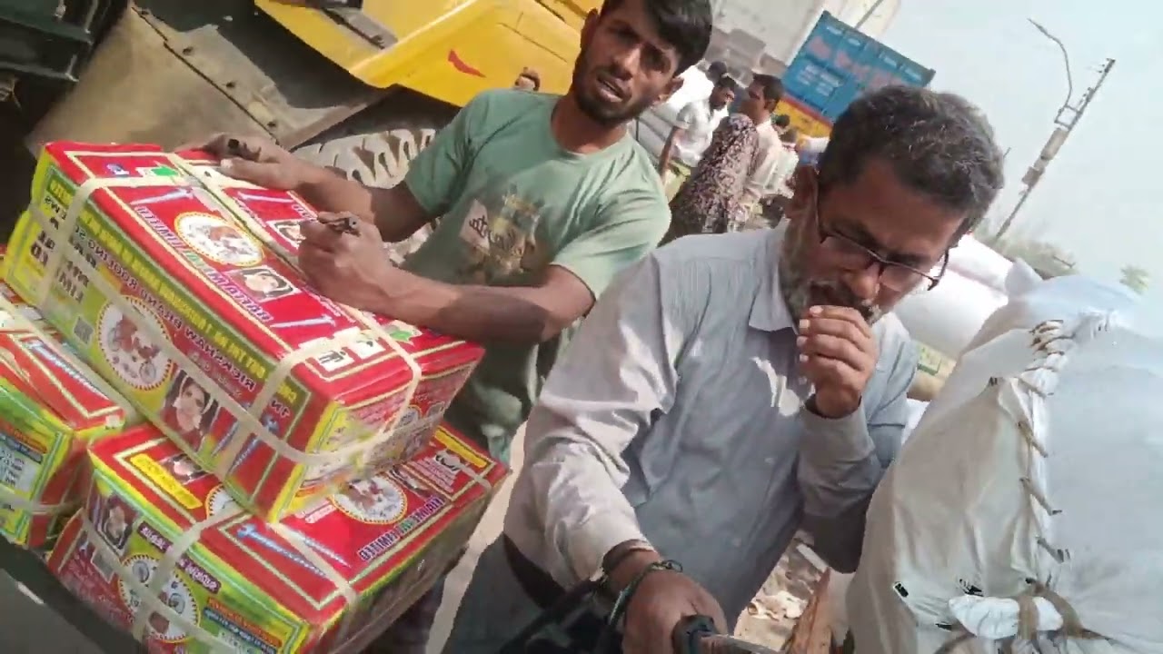 সর্বনাশা ধুলো-বালু জীবনী শক্তি কেড়ে নিচ্ছে এমনকি জীবন ও কেড়ে নিচ্ছে কিন্তু আমরা বুঝতে পারি না।