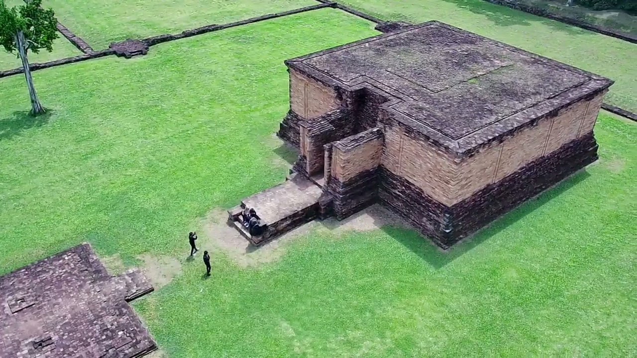 Candi Muaro Jambi - SJRC F11 4k Pro - Pohonnya tinggi tinggi...
