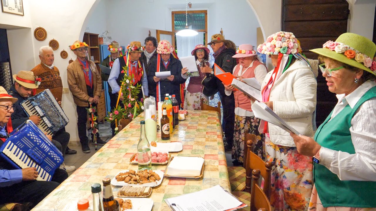 a1 Maggerini 2023 - da Pasquale: ingresso al riparo dalla pioggia e canzoni