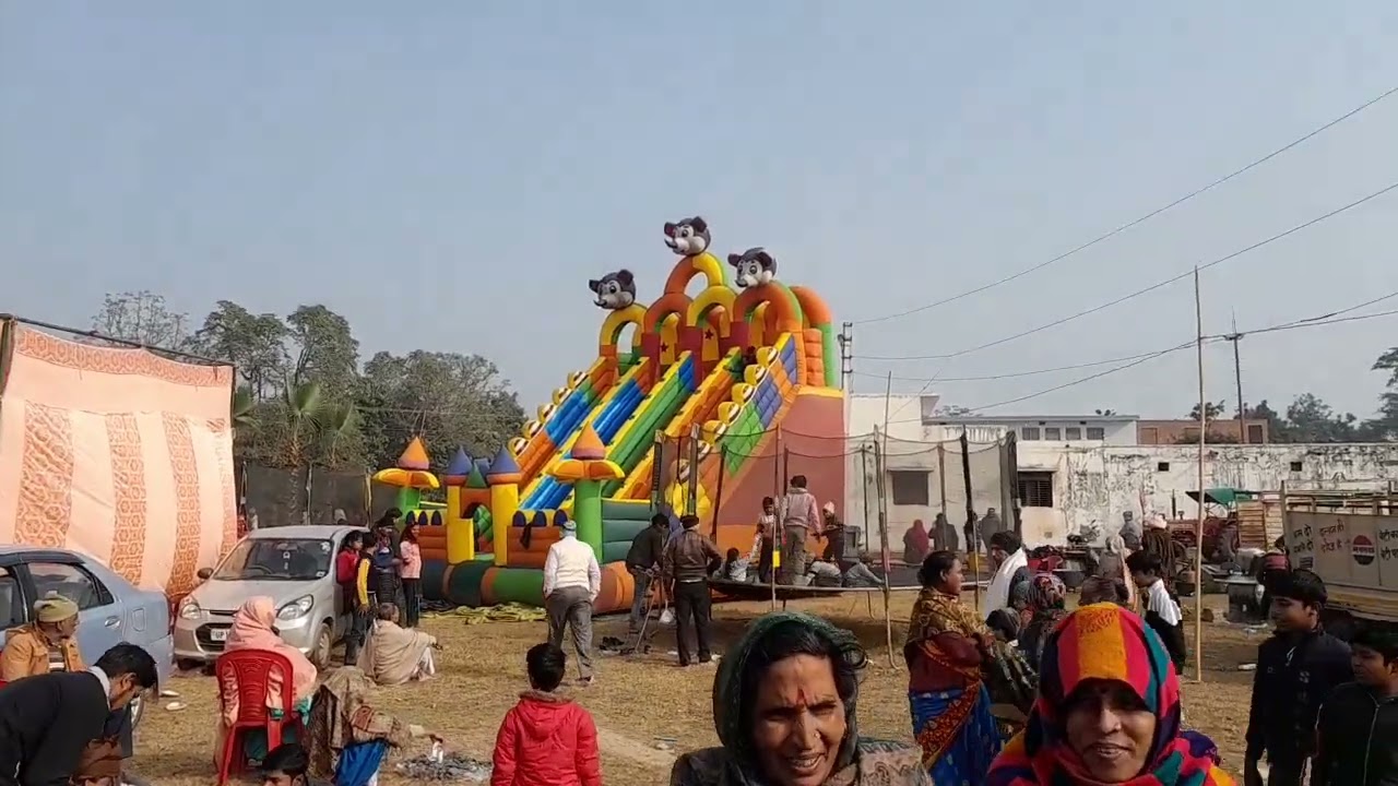 भद्रकाली मंदिर पर आज के दर्शन और मेले का लुफ्त उठाते हुए भक्तगण 