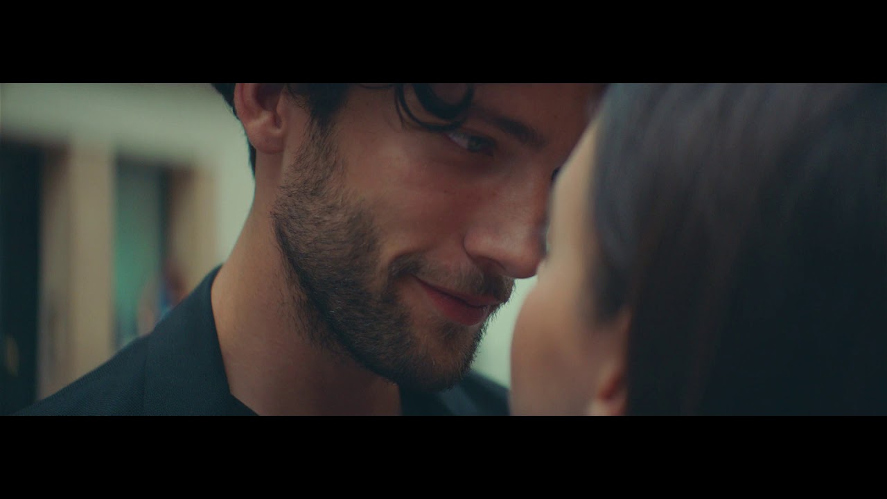 Engage Perfume Ad