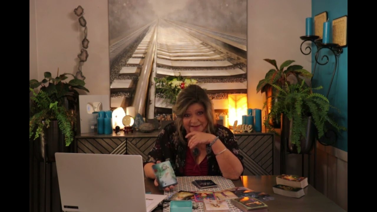 CAPRICORN DEC  28 SOMEONE IS DOING DARK SPELLS/DIDN'T REALIZE YOU ARE THE MAGIC! WOE TO THOSE!