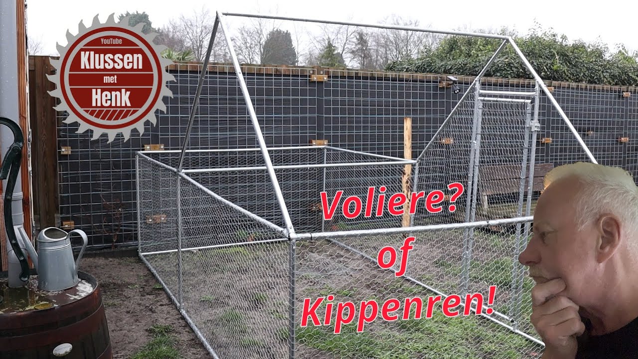 Kippenhok met een ren van buizen - deel 1