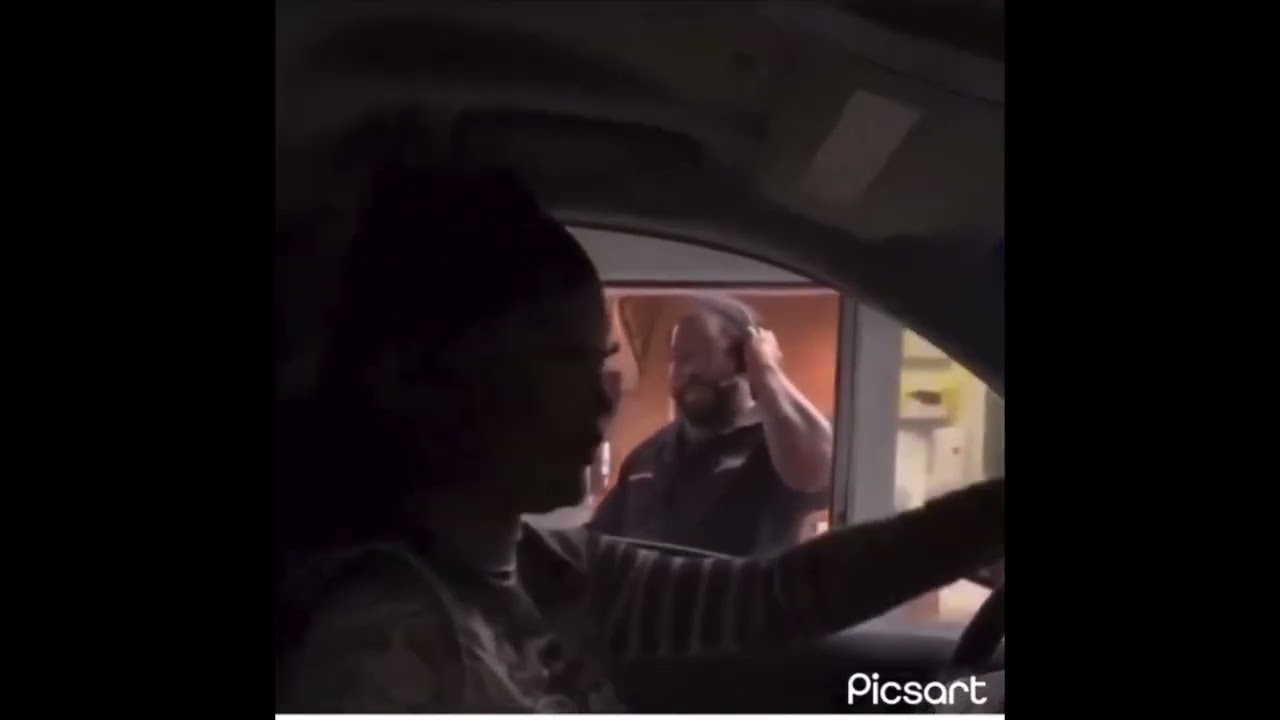 Woman Mocks MaN For Working At Mcdonalds..