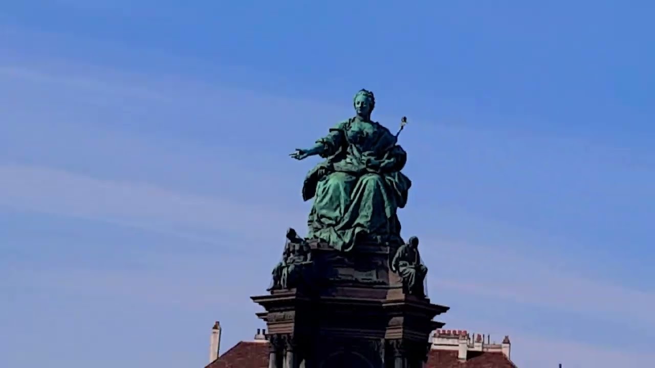 Vienna. Maria Theresa Square: Two Majestic Museums | I'm in awe! #austria