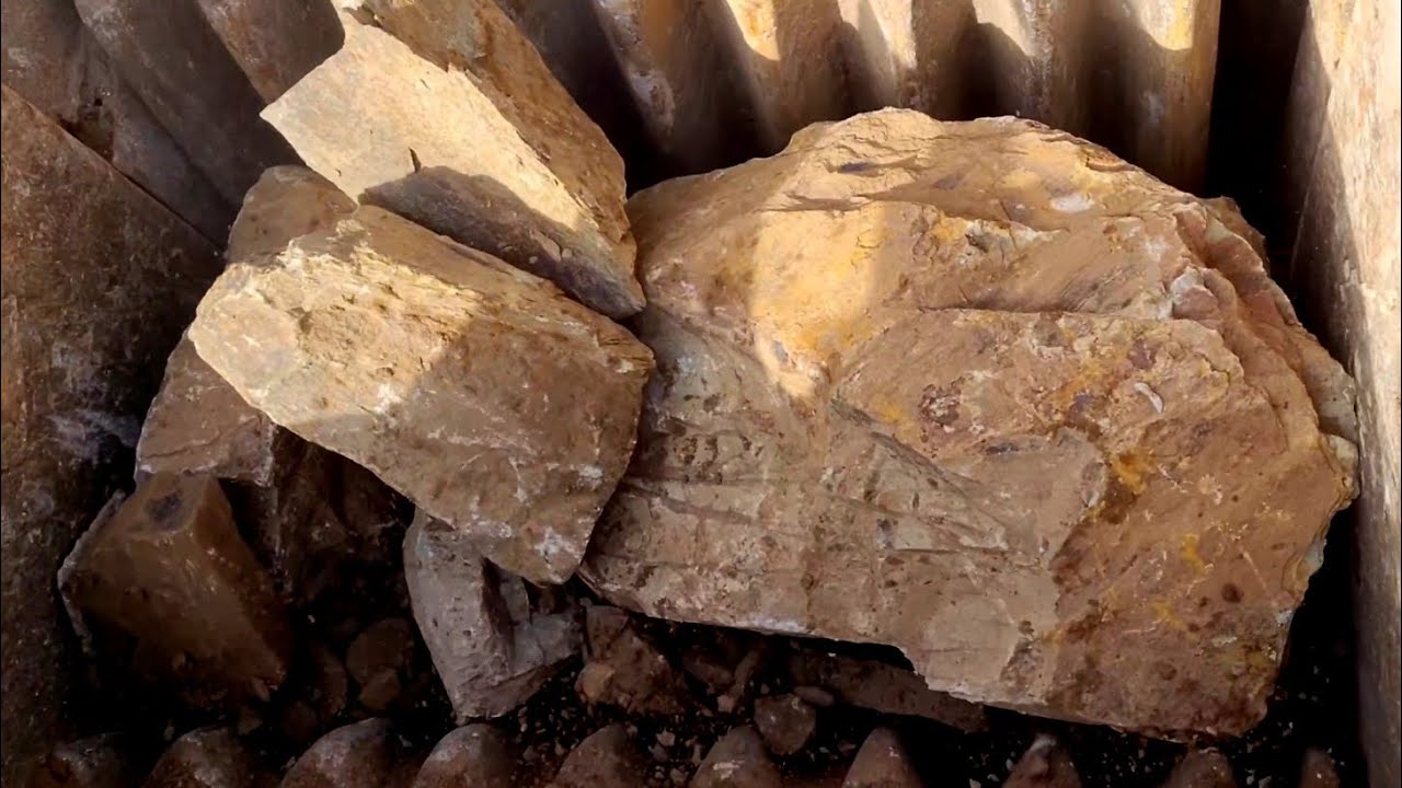 Satisfying jaw Rock Crusherl/पत्थर कुचलना /Asmr Stone Crushing/Intense Rock Munching(2023)
