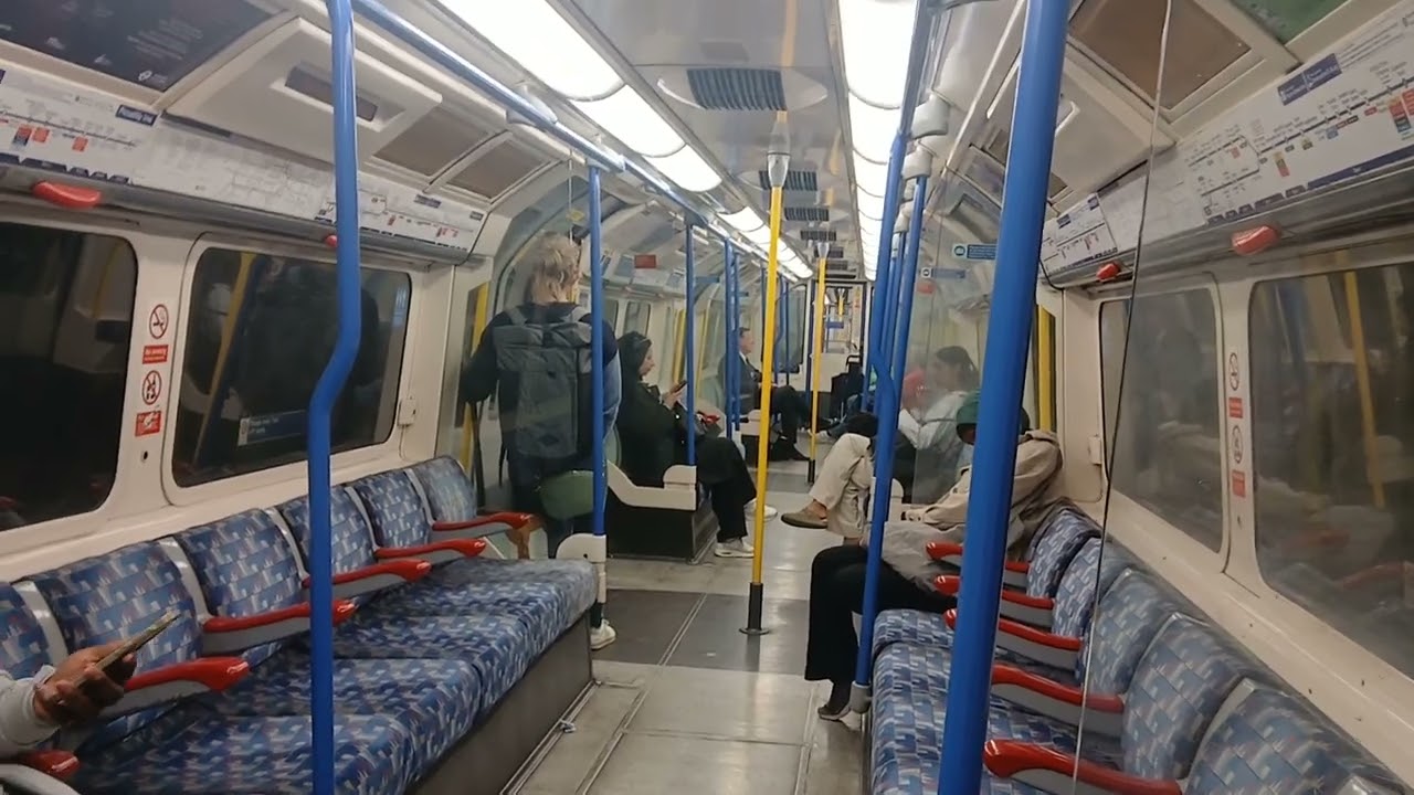 Piccadily Line Journey From Earls Court To Barons court one stop journey 