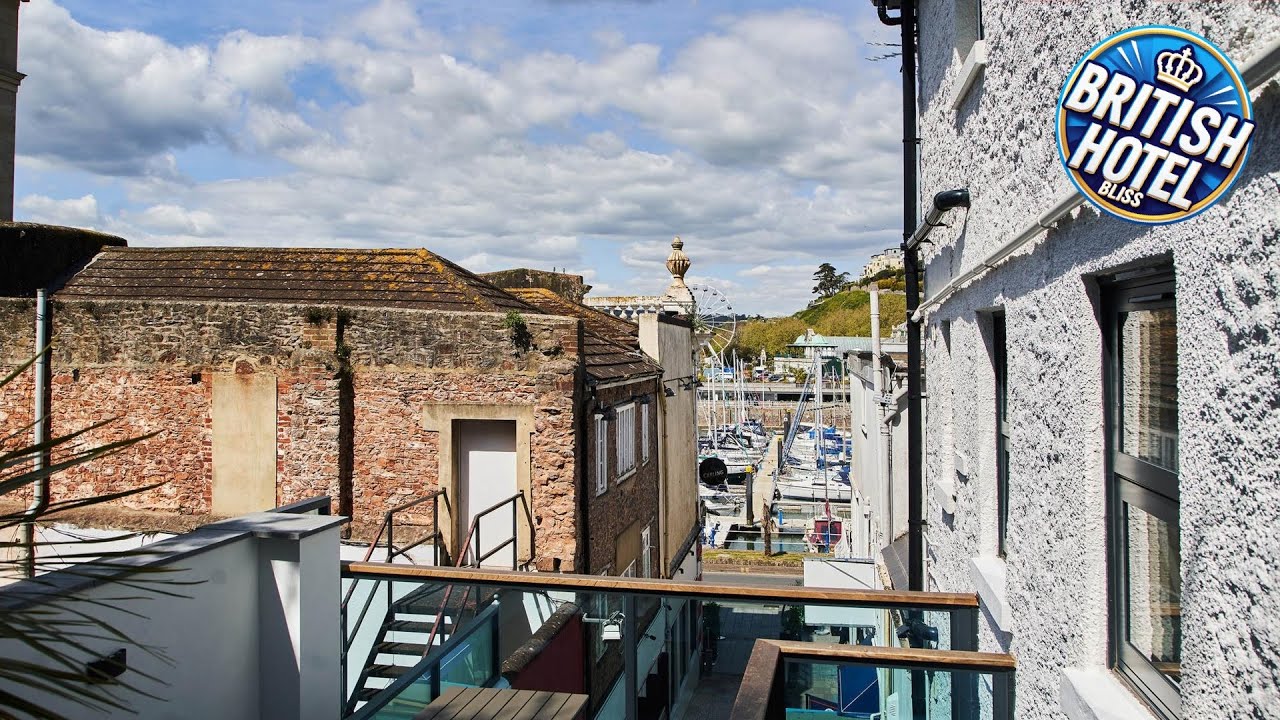 Harbour Breeze - Contemporary waterside bolthole on Torquay's iconic marina | United Kingdom 🛏️
