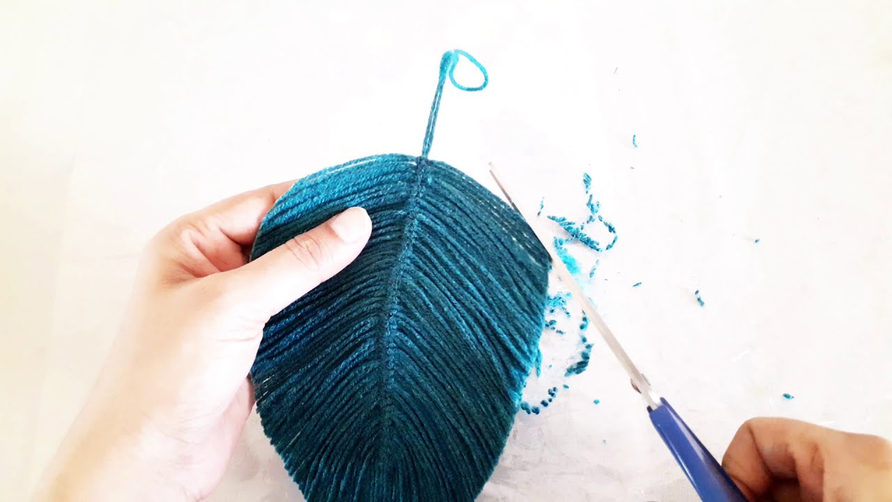 Woolen Wall Hanging | Woolen Craft | Woolen Home Decoration | DIY Feather Wall Hanging | Yarn Craft