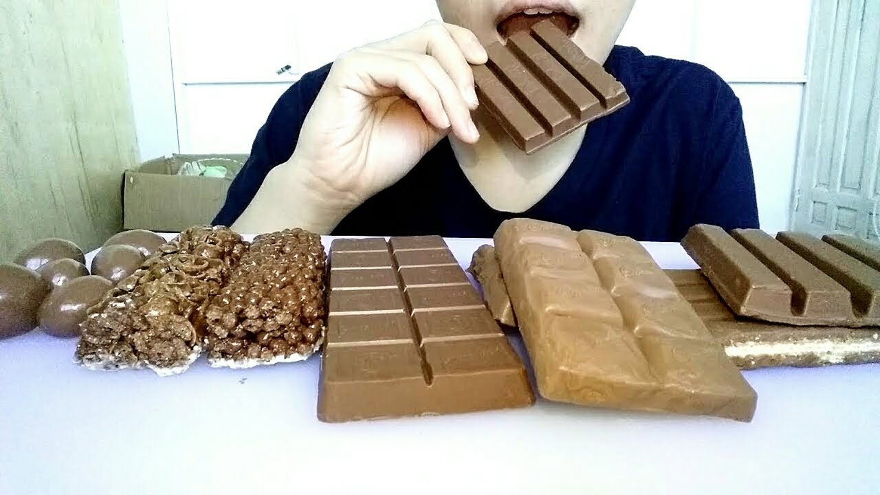 Chocolate Bar and Chocolate Cereal Bar MUKBANG
